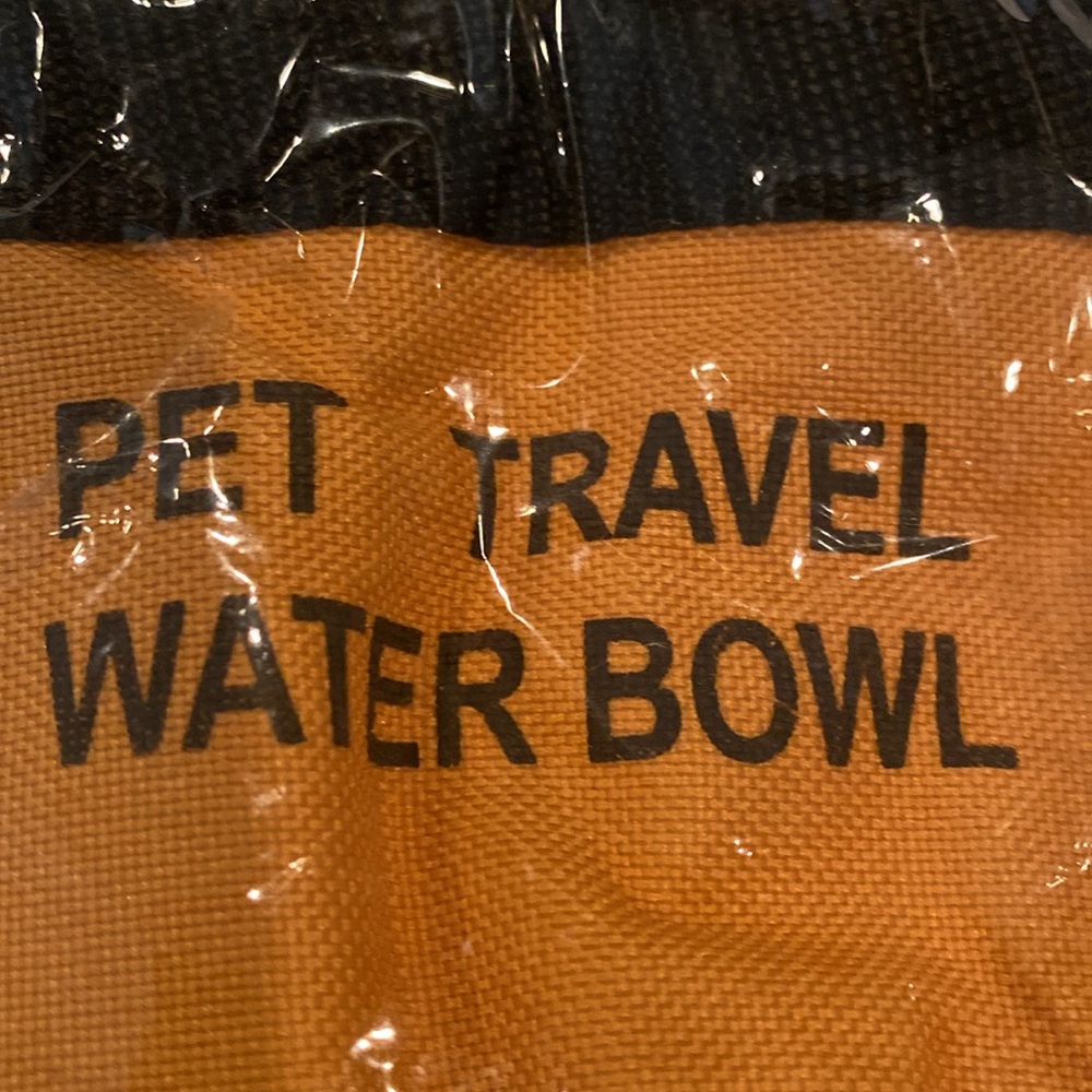 NWT Pet Travel Water Bowl